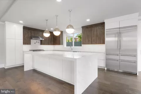 1610 12th St S, Arlington, VA 22204