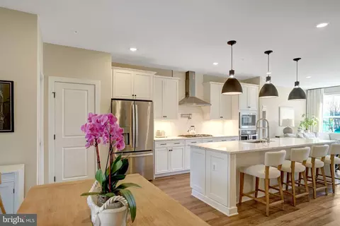 5369 8th Rd S, Arlington, VA 22204