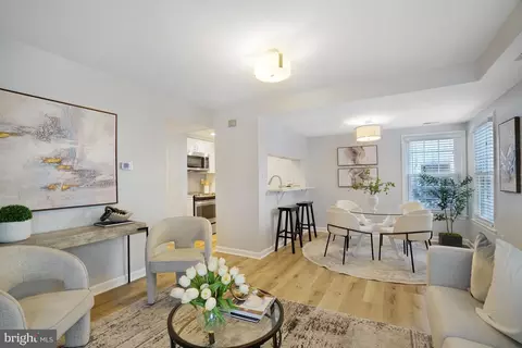 2929 S Woodstock St #A, Arlington, VA 22206