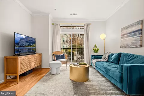 2321 25th St S #2-106, Arlington, VA 22206