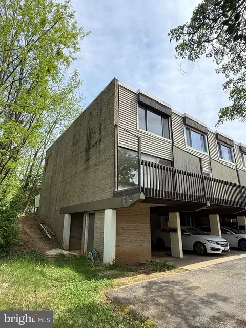 1231 N Quinn St, Arlington, VA 22209