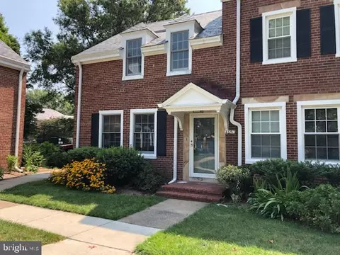 4651 36th St S, Arlington, VA 22206