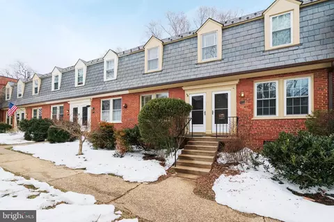 1030 S Barton St #280, Arlington, VA 22204