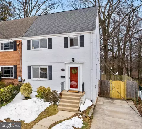 4802 20th Pl N, Arlington, VA 22207