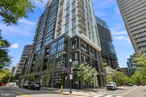 1781 N Pierce St #802, Arlington, VA 22209