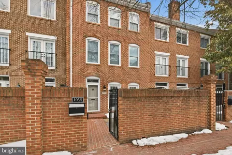1035 N Stafford St, Arlington, VA 22201