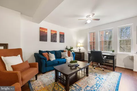 1913 N Rhodes St N #15, Arlington, VA 22201