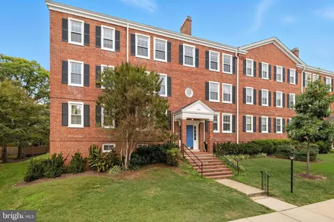 2856 S Buchanan St #B1, Arlington, VA 22206