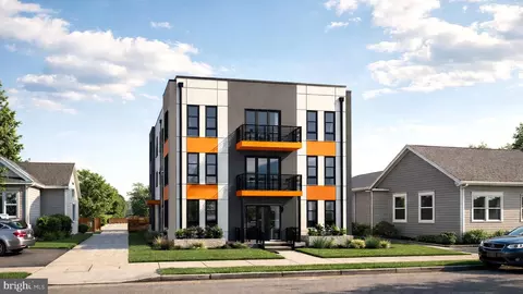 3812 16th St S, Arlington, VA 22204