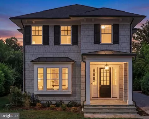 632 N Kenmore St, Arlington, VA 22201