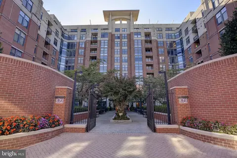 1021 N Garfield St #132, Arlington, VA 22201
