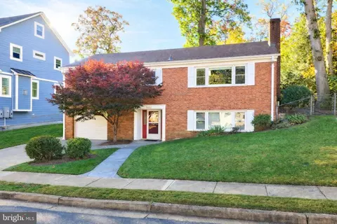 6052 6th St N, Arlington, VA 22203