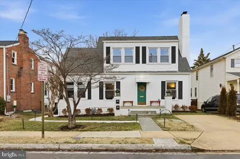 1023 19th St S, Arlington, VA 22202