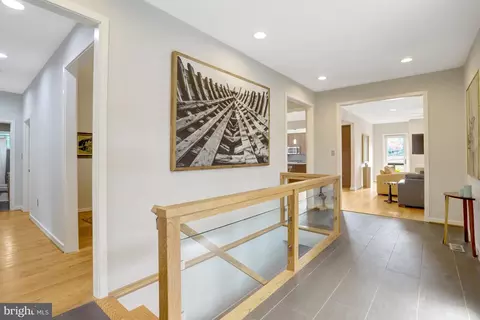 4715 38th St N, Arlington, VA 22207