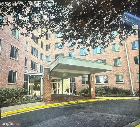 3000 Spout Run Pkwy #B203, Arlington, VA 22201