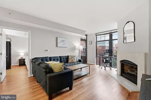 1021 N Garfield St #531, Arlington, VA 22201