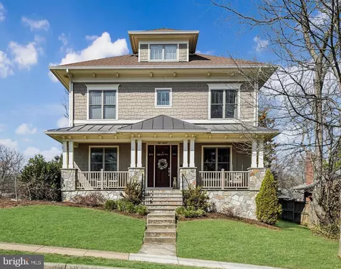 5637 34th St N, Arlington, VA 22207