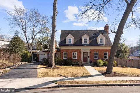 5542 18th Rd N, Arlington, VA 22205