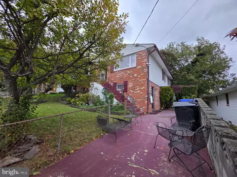 2109 S Lowell St, Arlington, VA 22204