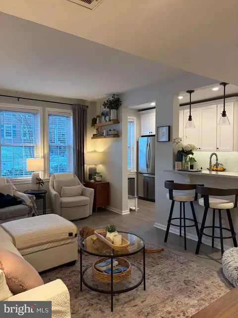 1906 N Rhodes St #49, Arlington, VA 22201