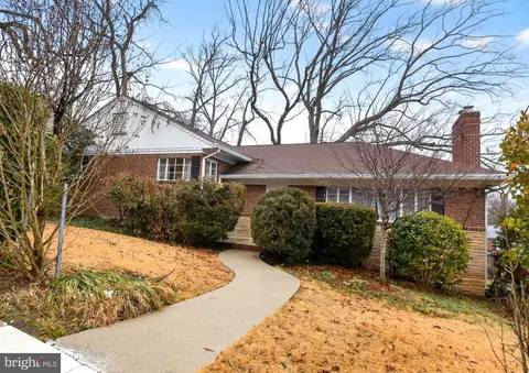 707 26th Pl S, Arlington, VA 22202