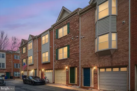 1802 9th St S # -E, Arlington, VA 22204