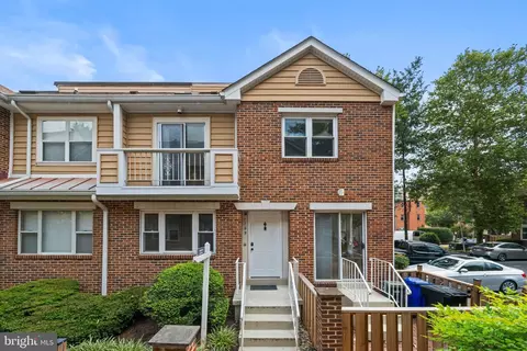 1109 N Vernon St, Arlington, VA 22201
