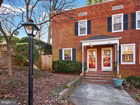 2813 S Columbus St, Arlington, VA 22206