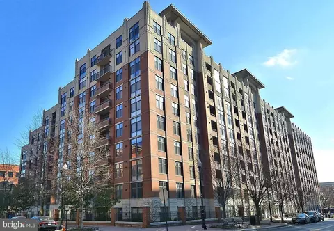 1021 N Garfield St #404, Arlington, VA 22201