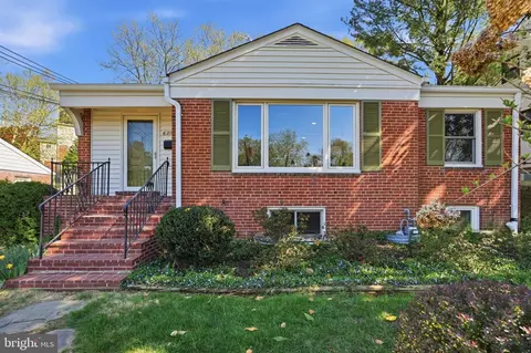 6318 11th Rd N, Arlington, VA 22205