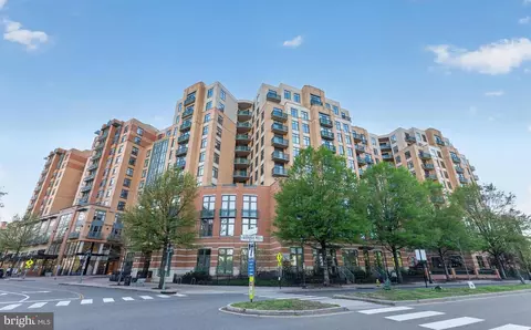 2720 S Arlington Mill Dr #109, Arlington, VA 22206