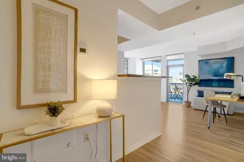 851 N Glebe Rd #812, Arlington, VA 22203