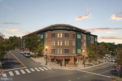 2101 N Monroe St #111, Arlington, VA 22207