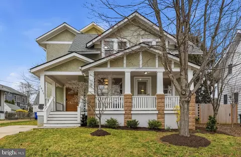 1805 N Calvert St, Arlington, VA 22201