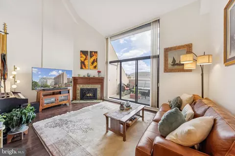 1301 N Courthouse Rd N #1810, Arlington, VA 22201
