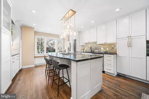 29 N Oakland St, Arlington, VA 22203