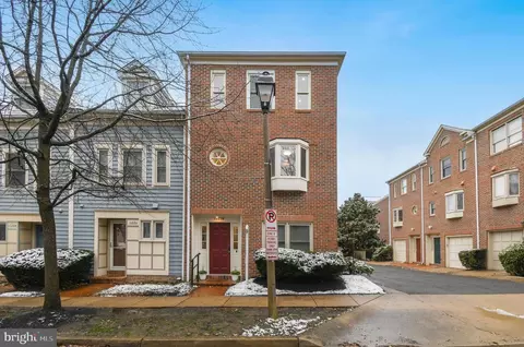 1122 N B N Stafford St, Arlington, VA 22201