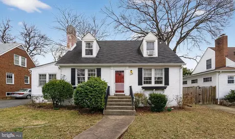 1639 N Woodstock St, Arlington, VA 22207