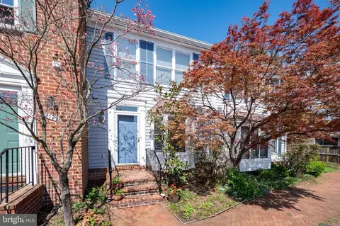 2124 N Tazewell Ct, Arlington, VA 22207