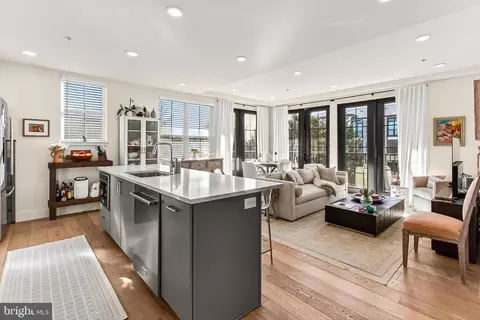 1245 N Pierce St #8, Arlington, VA 22209