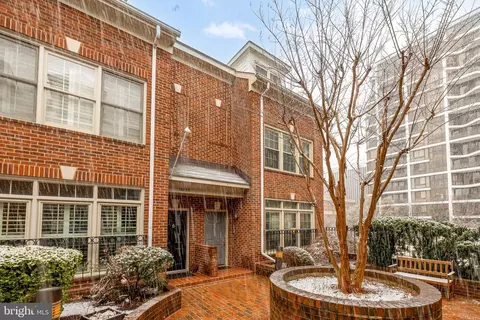 1503 N F N Colonial Ter, Arlington, VA 22209