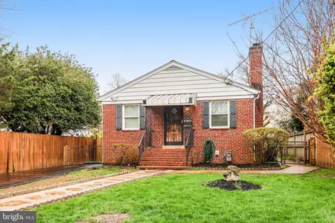 5618 7th St N, Arlington, VA 22205