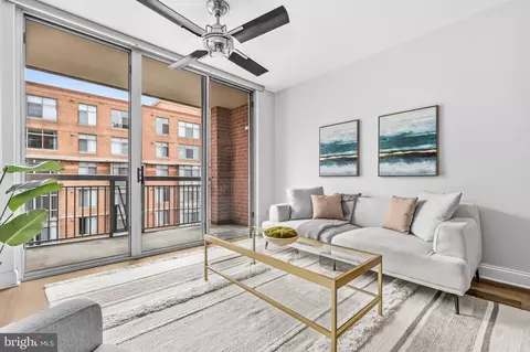 1020 N Highland St #907, Arlington, VA 22201
