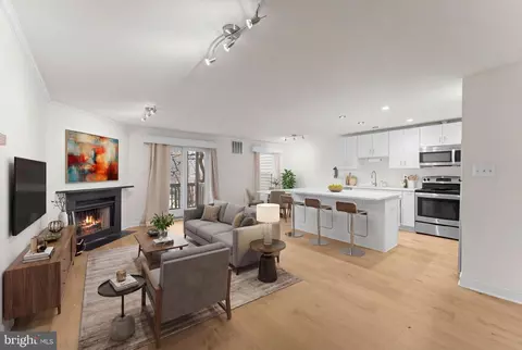 2105 N Rolfe St #A, Arlington, VA 22209