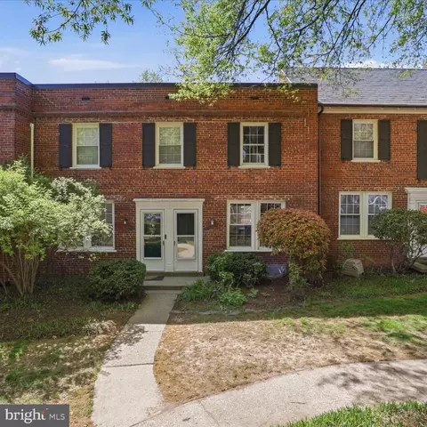 2600 16th St S #694, Arlington, VA 22204