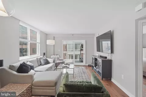 1050 N Taylor St #1-601, Arlington, VA 22201