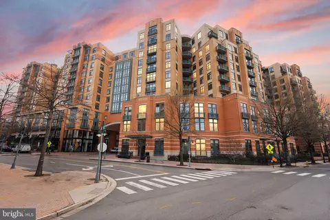 2720 S Arlington Mill Dr #915, Arlington, VA 22206
