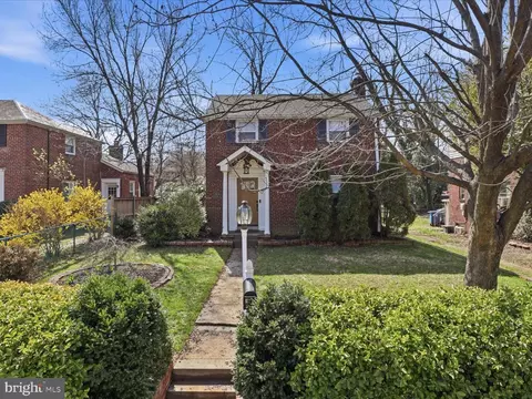 3216 6th St S, Arlington, VA 22204
