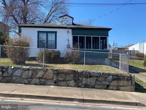 2210 S Nelson St, Arlington, VA 22206