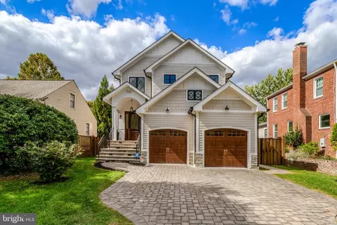 710 N Highland St, Arlington, VA 22201